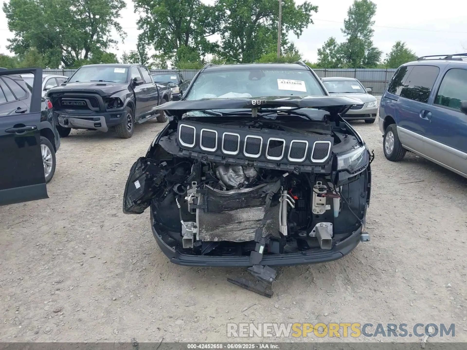 13 Photograph of a damaged car 3C4NJDBB3NT113332 JEEP COMPASS 2022