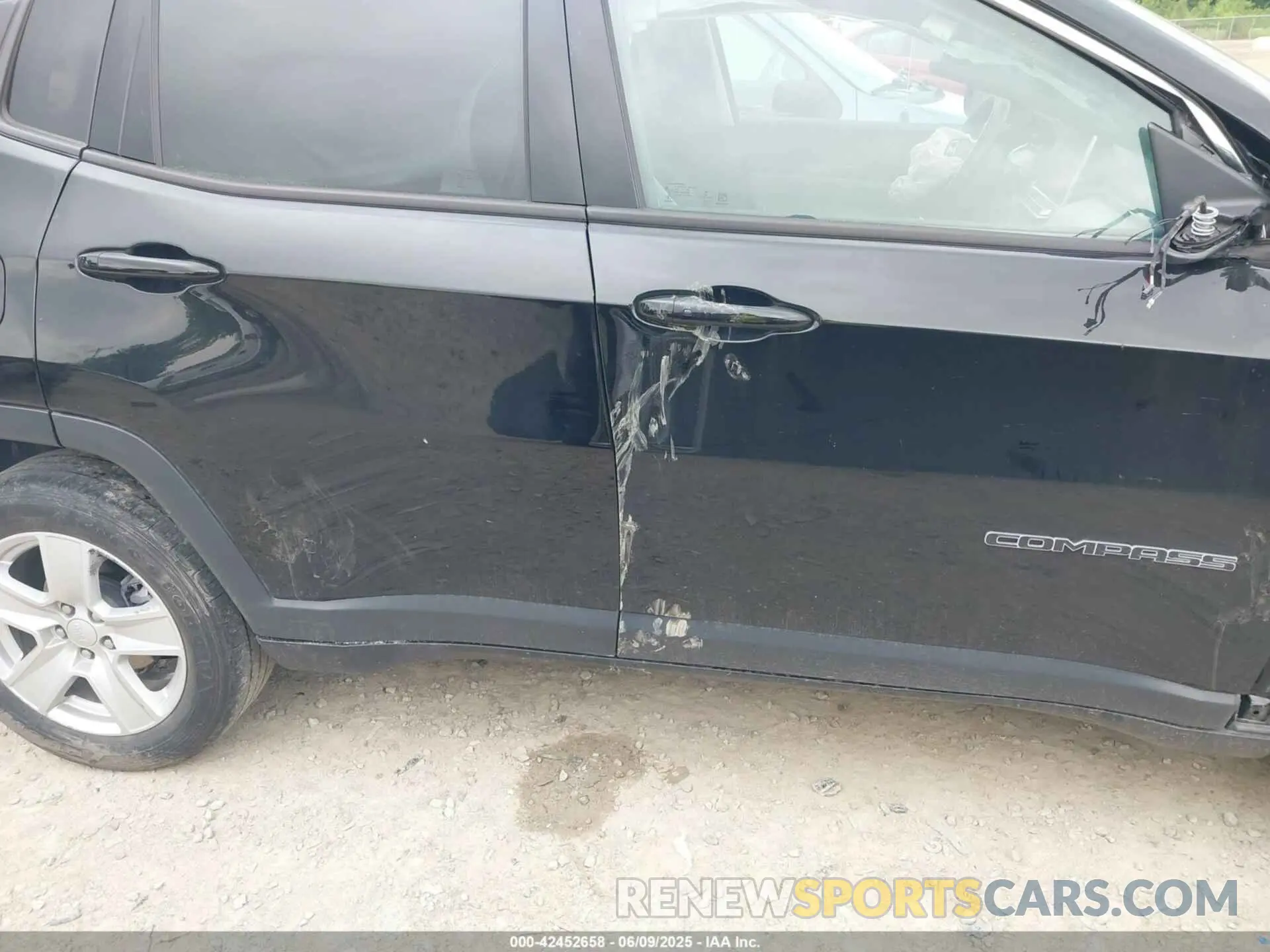 14 Photograph of a damaged car 3C4NJDBB3NT113332 JEEP COMPASS 2022