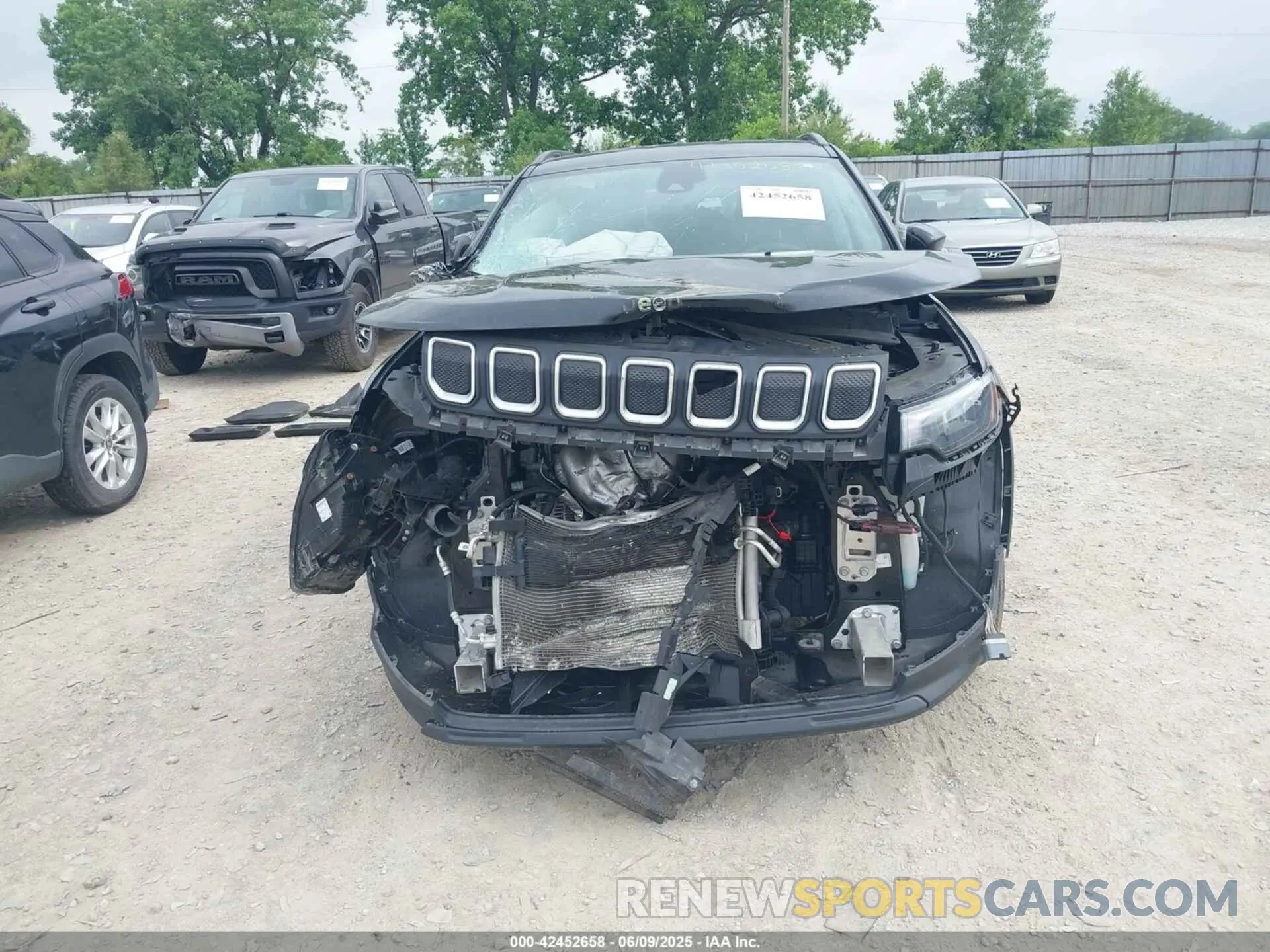 6 Photograph of a damaged car 3C4NJDBB3NT113332 JEEP COMPASS 2022