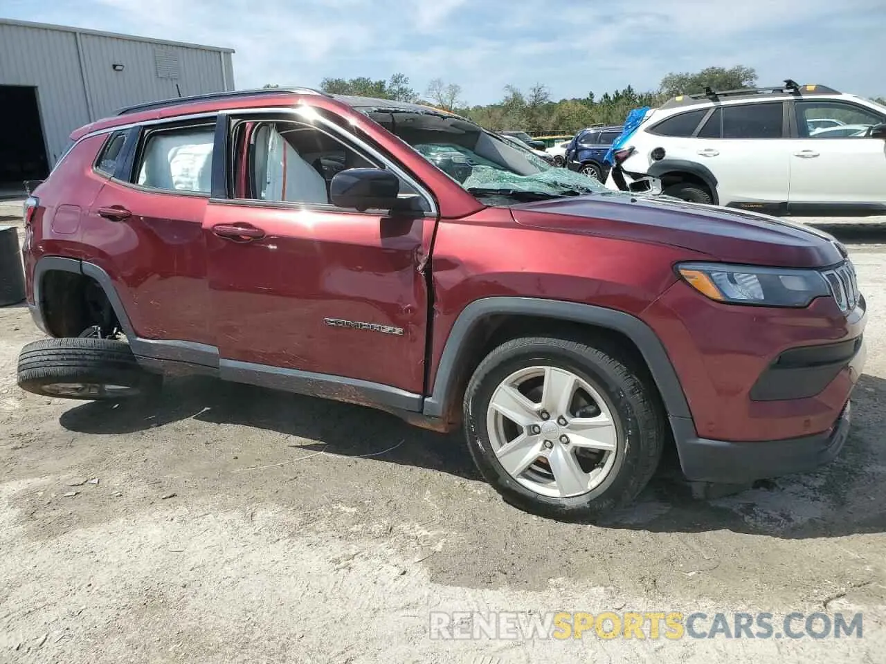 4 Photograph of a damaged car 3C4NJDBB3NT122001 JEEP COMPASS 2022