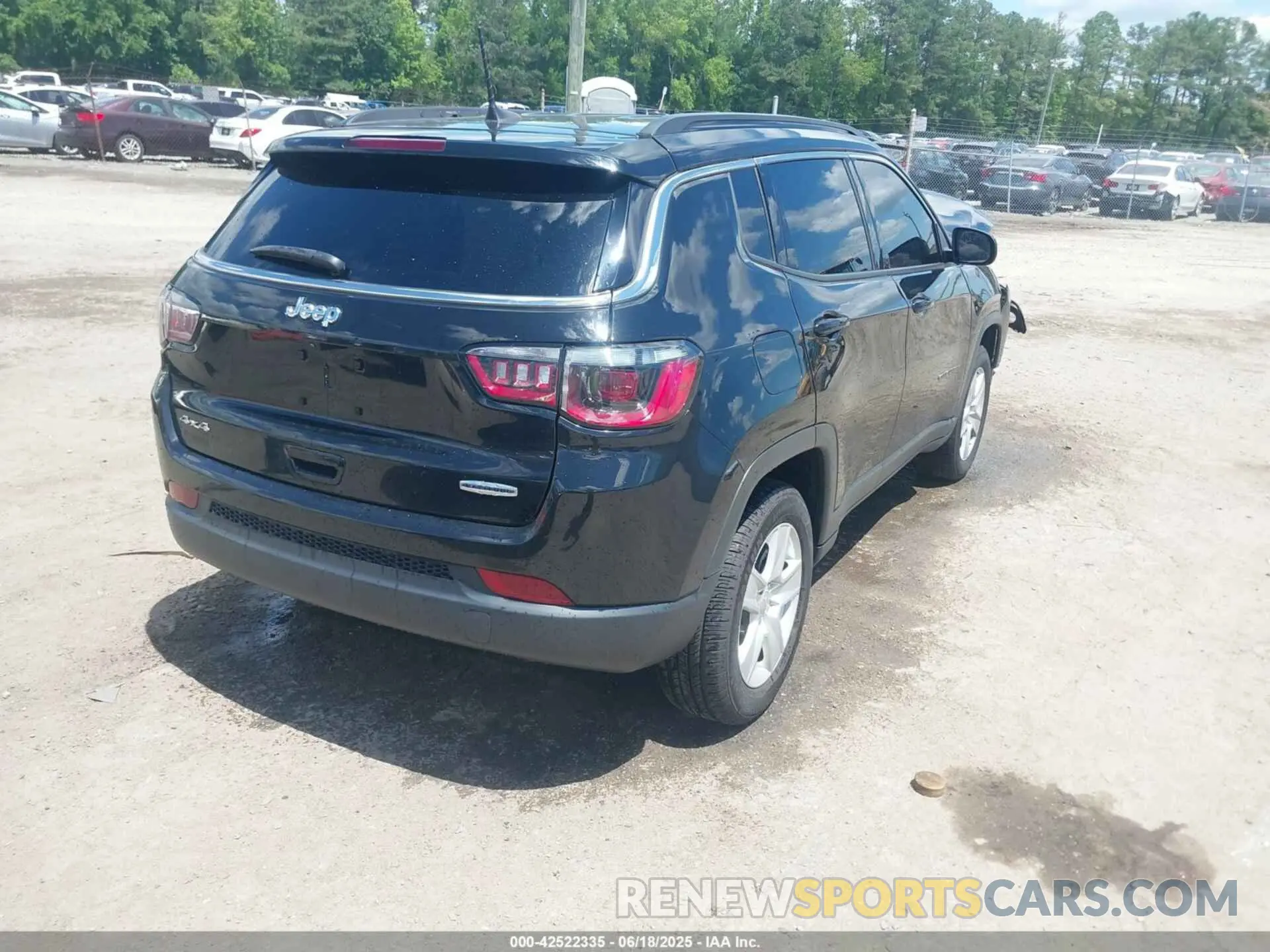 4 Photograph of a damaged car 3C4NJDBB3NT140305 JEEP COMPASS 2022