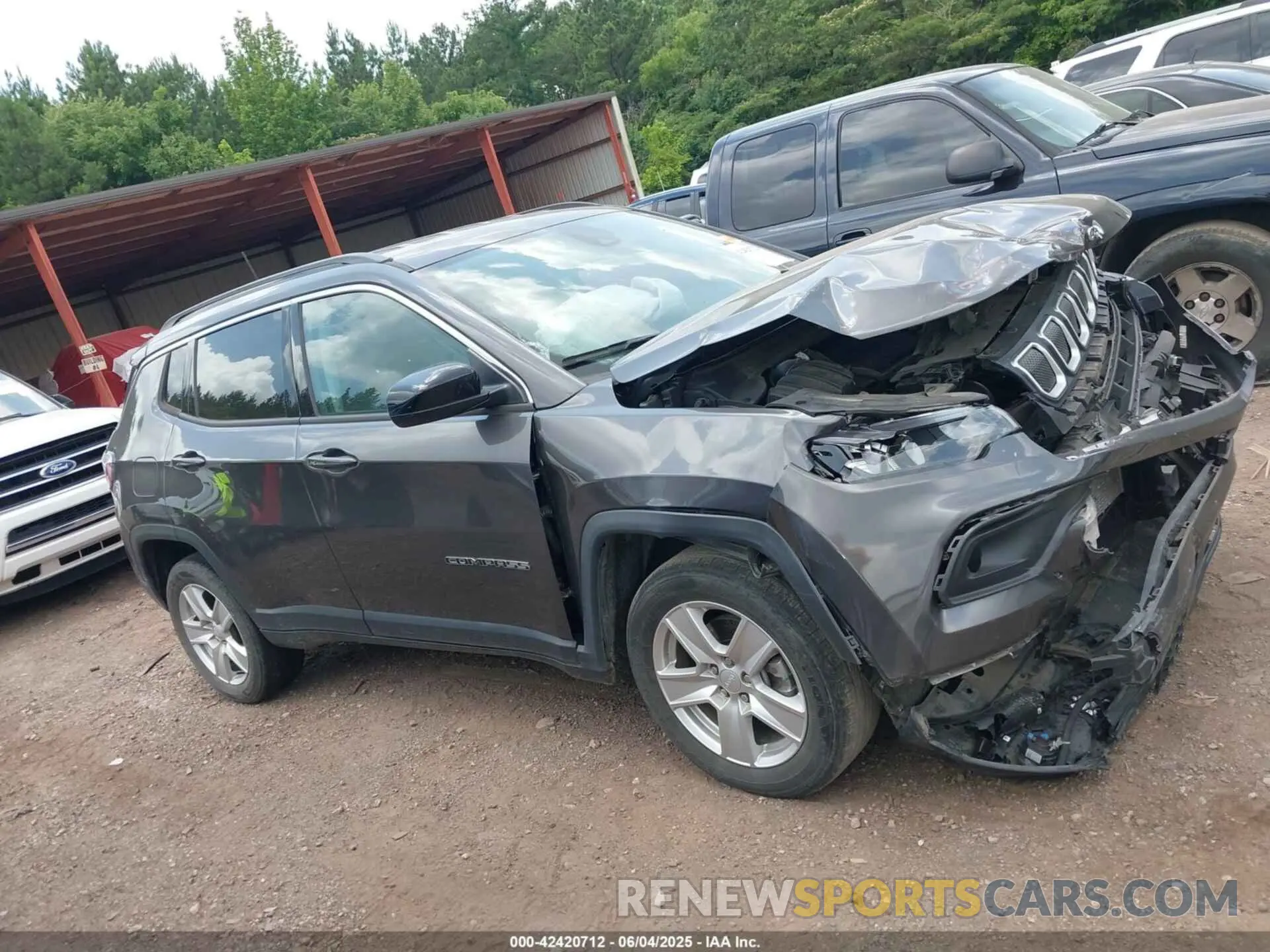 13 Photograph of a damaged car 3C4NJDBB3NT147304 JEEP COMPASS 2022
