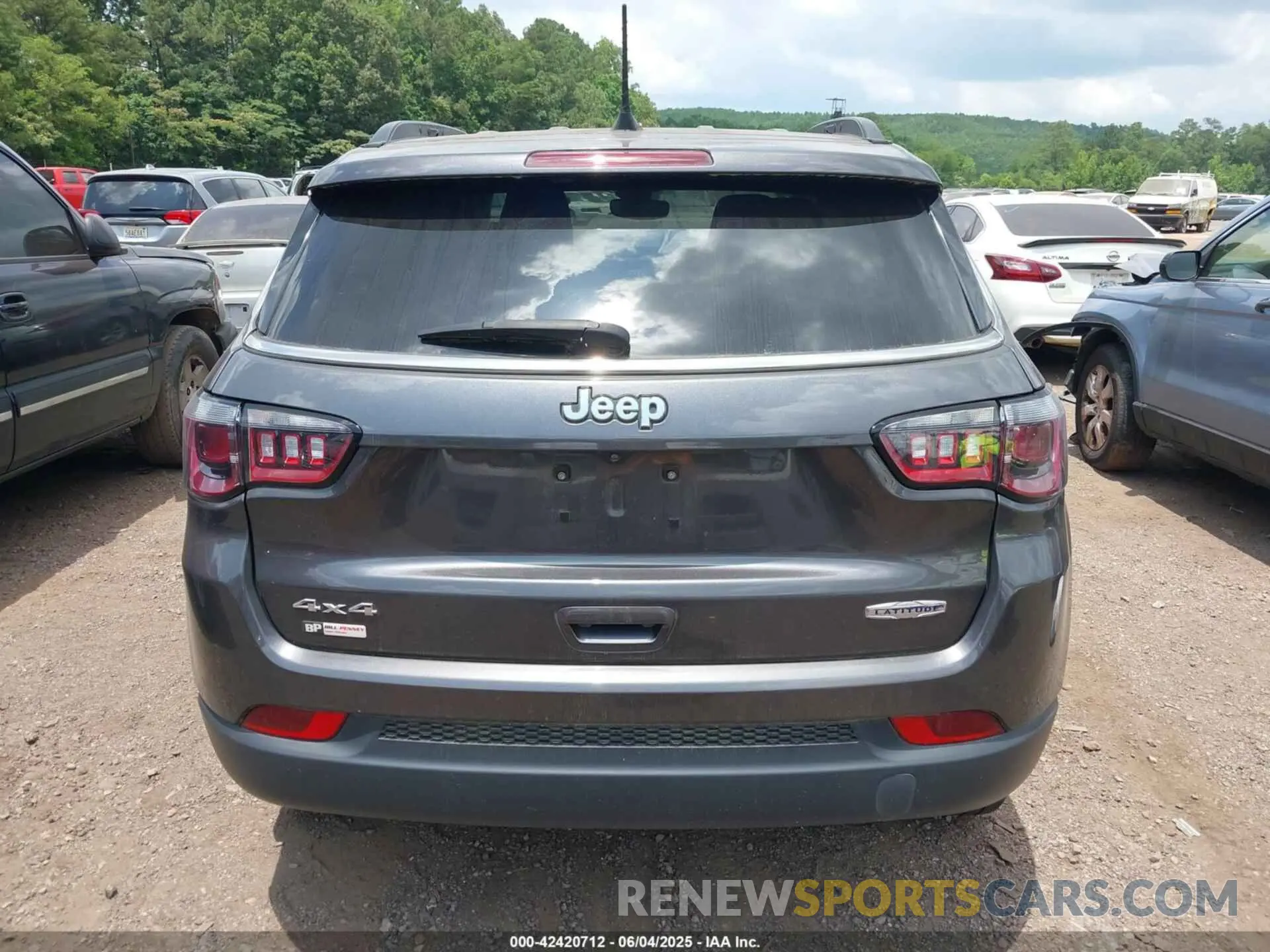 16 Photograph of a damaged car 3C4NJDBB3NT147304 JEEP COMPASS 2022