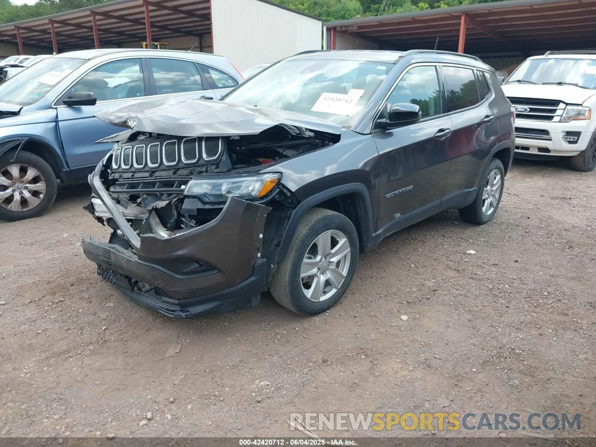 2 Photograph of a damaged car 3C4NJDBB3NT147304 JEEP COMPASS 2022