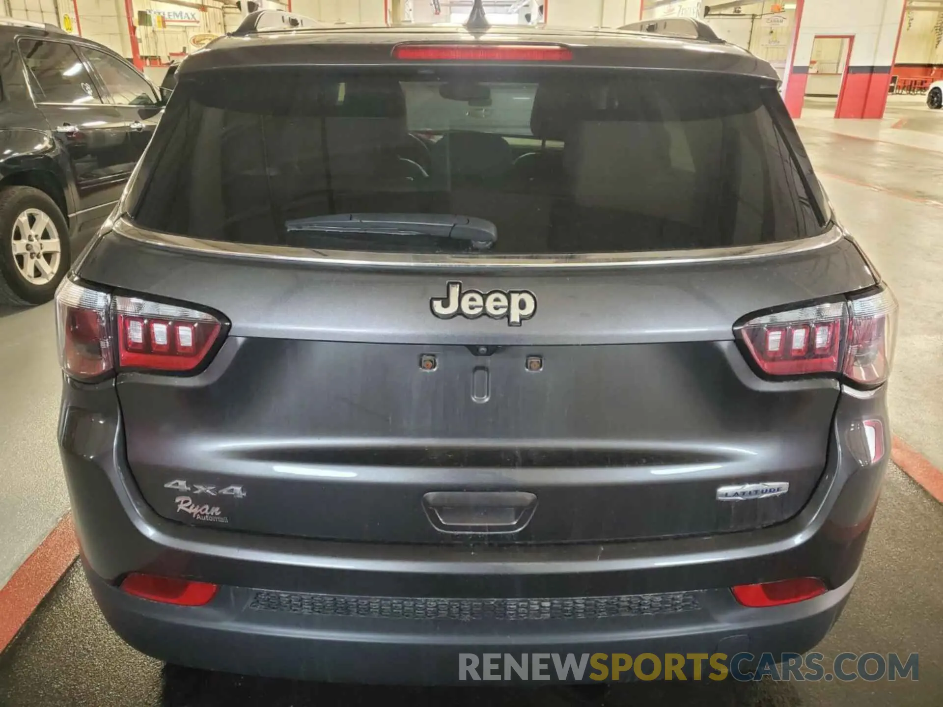 10 Photograph of a damaged car 3C4NJDBB3NT150638 JEEP COMPASS 2022