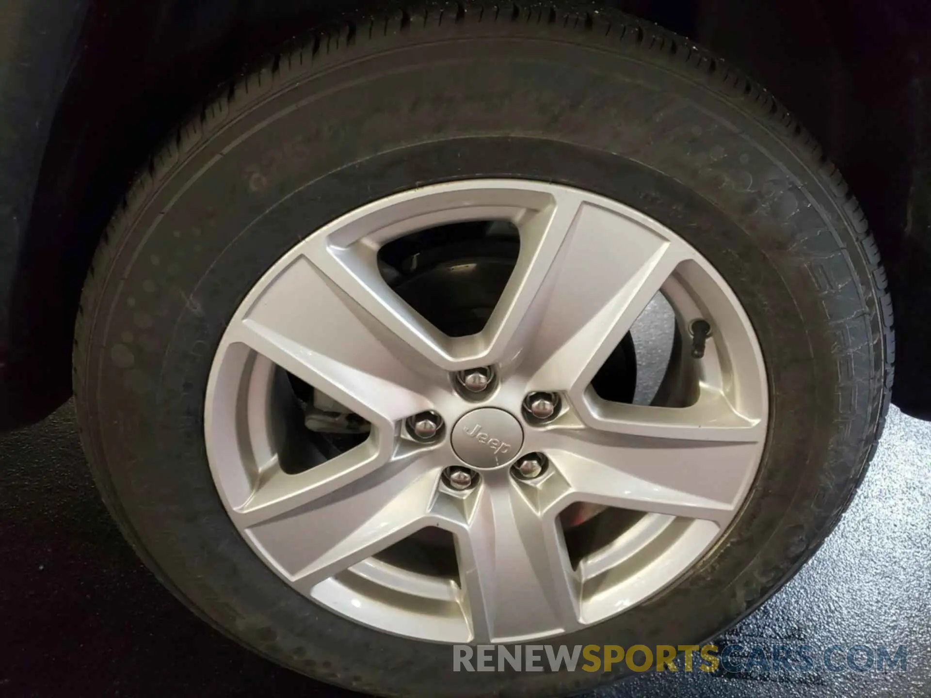 9 Photograph of a damaged car 3C4NJDBB3NT150638 JEEP COMPASS 2022