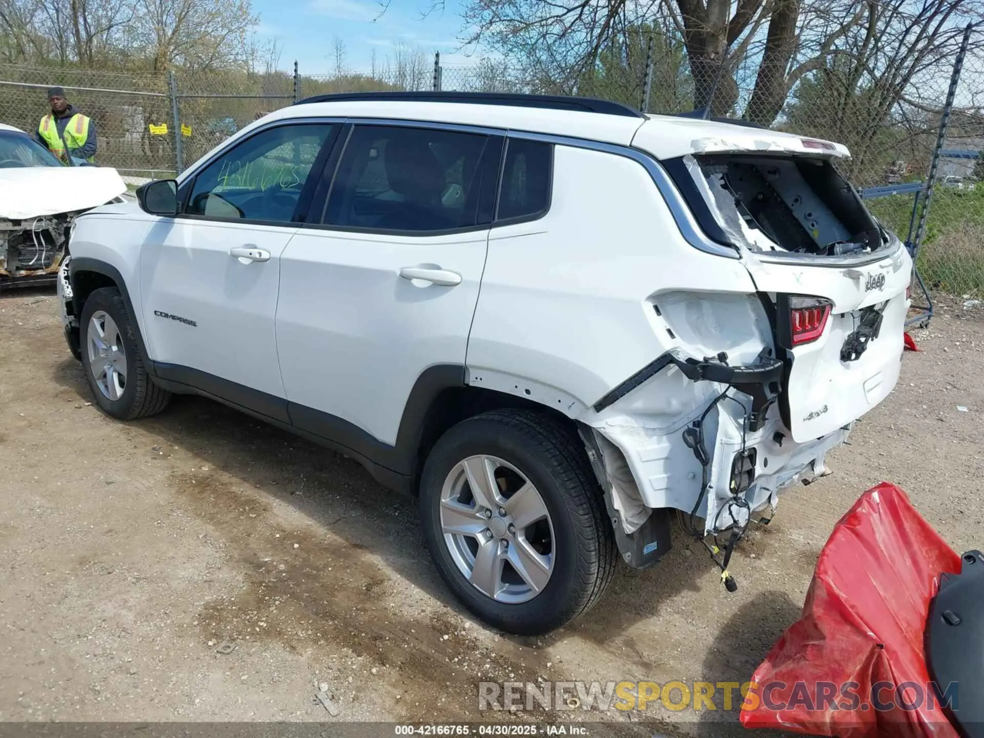 3 Photograph of a damaged car 3C4NJDBB3NT156973 JEEP COMPASS 2022