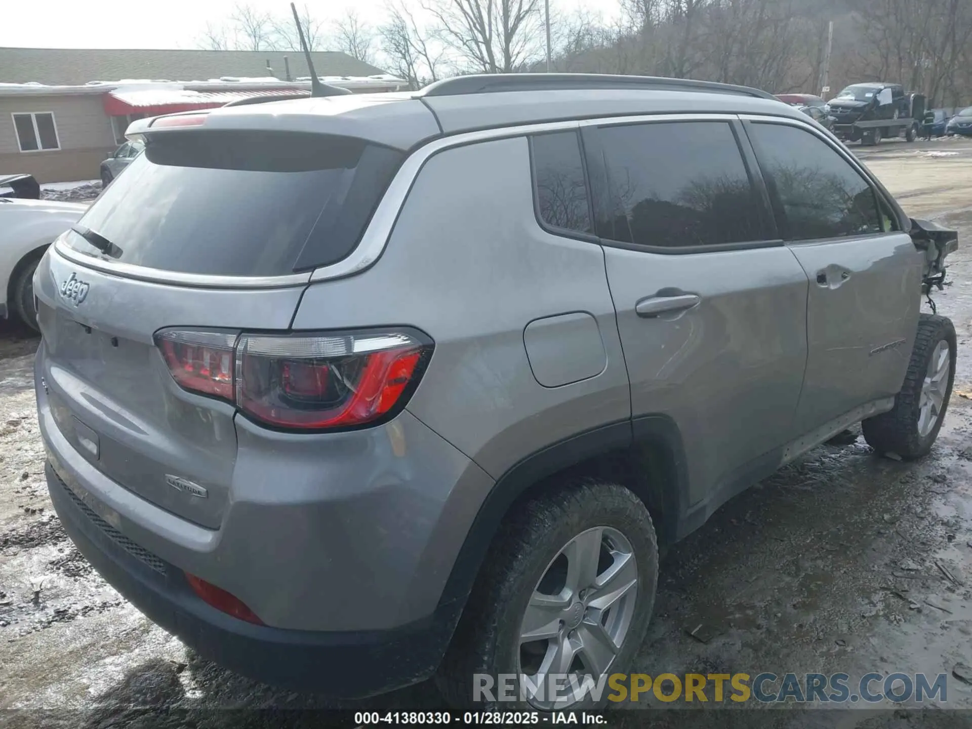 4 Photograph of a damaged car 3C4NJDBB4NT131810 JEEP COMPASS 2022