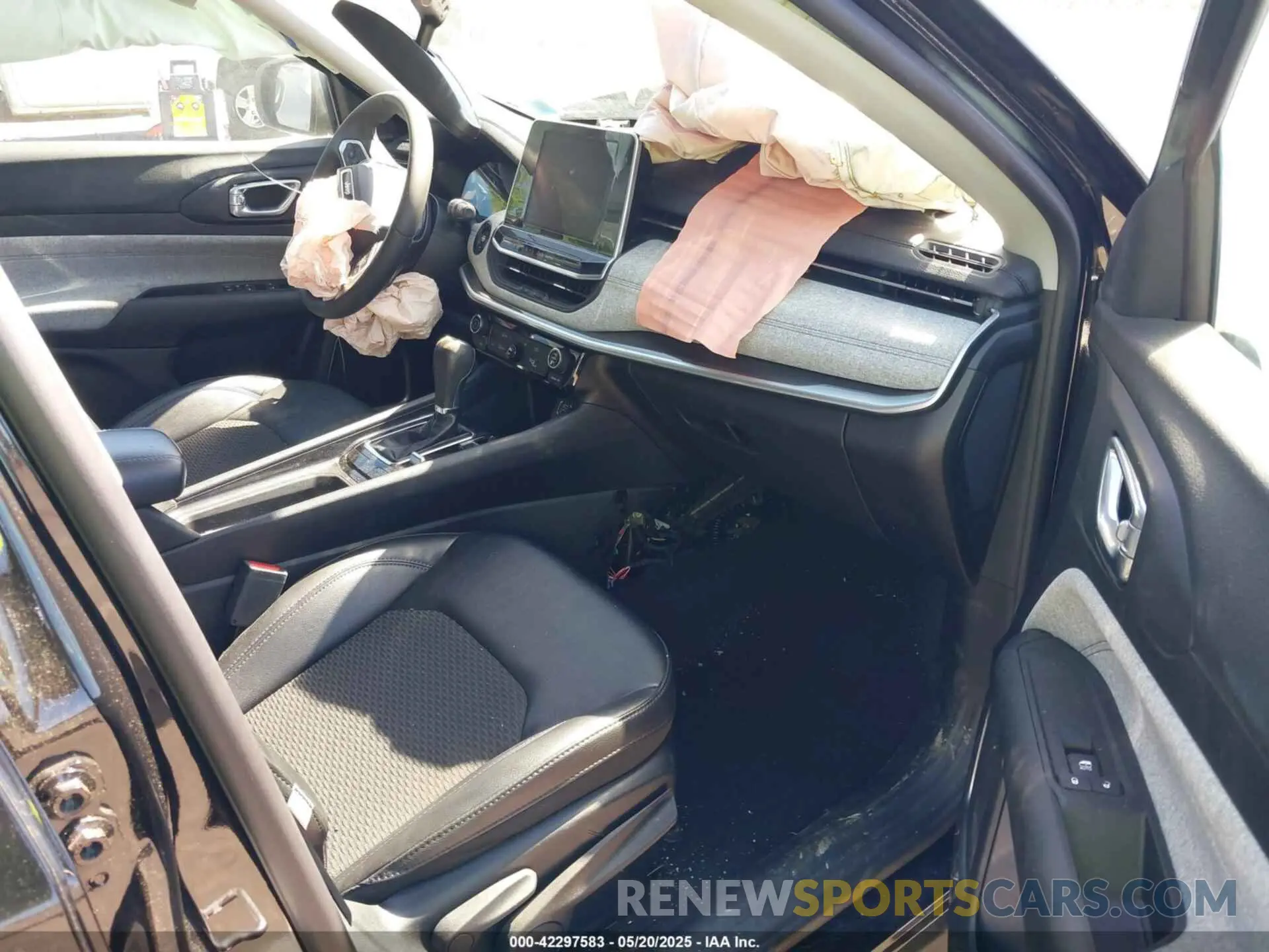 5 Photograph of a damaged car 3C4NJDBB4NT151989 JEEP COMPASS 2022