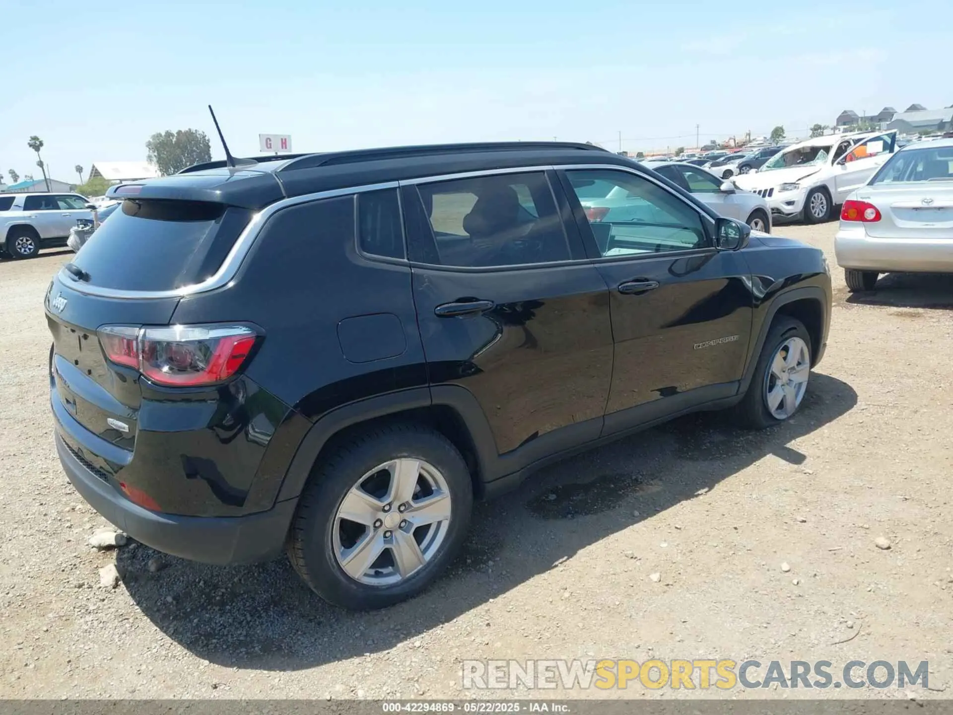 4 Photograph of a damaged car 3C4NJDBB4NT216159 JEEP COMPASS 2022