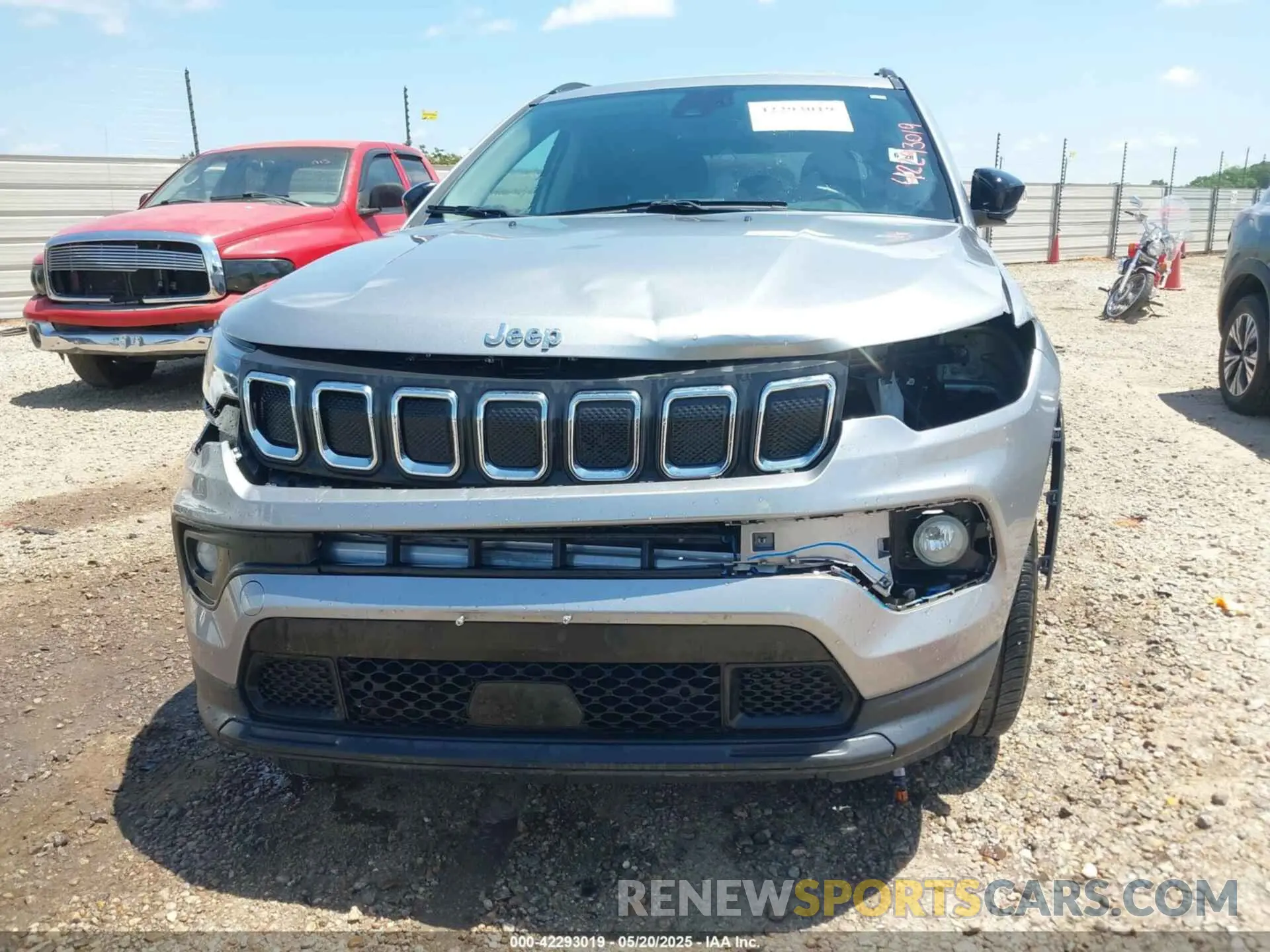 12 Photograph of a damaged car 3C4NJDBB4NT230241 JEEP COMPASS 2022