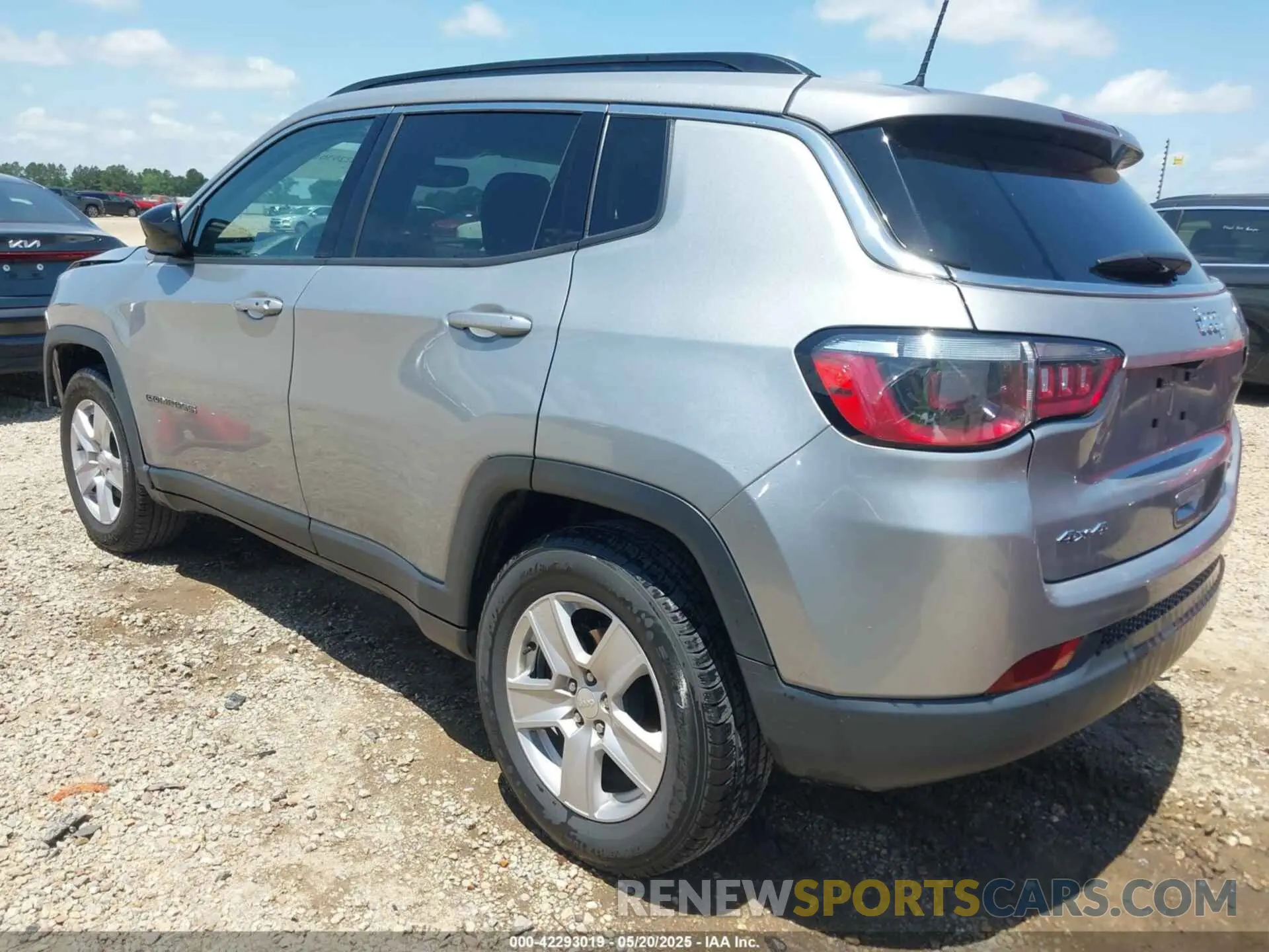 3 Photograph of a damaged car 3C4NJDBB4NT230241 JEEP COMPASS 2022