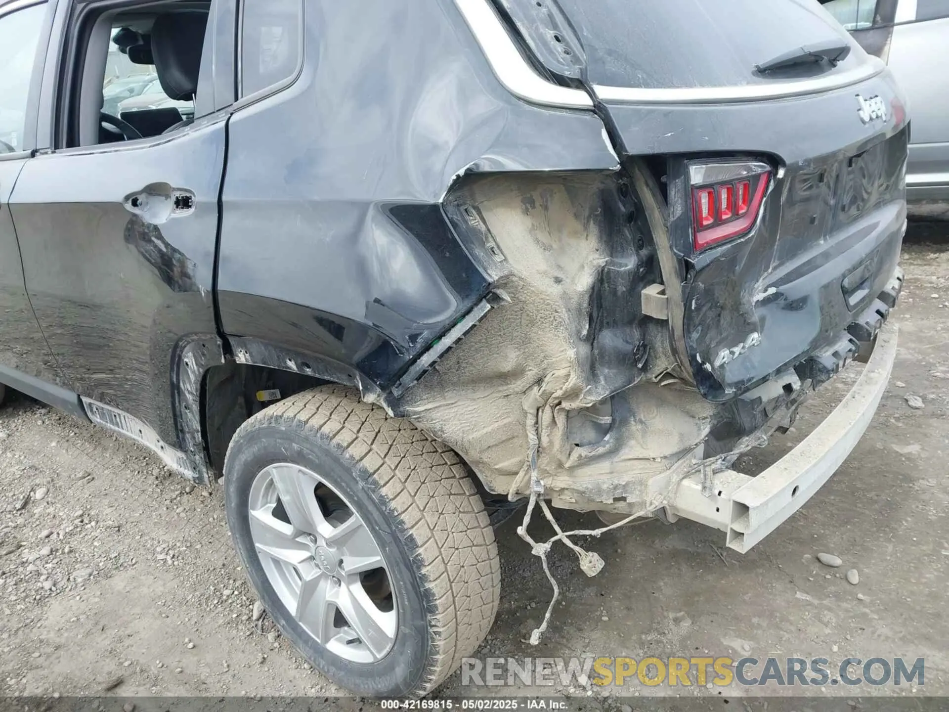 6 Photograph of a damaged car 3C4NJDBB5NT103207 JEEP COMPASS 2022
