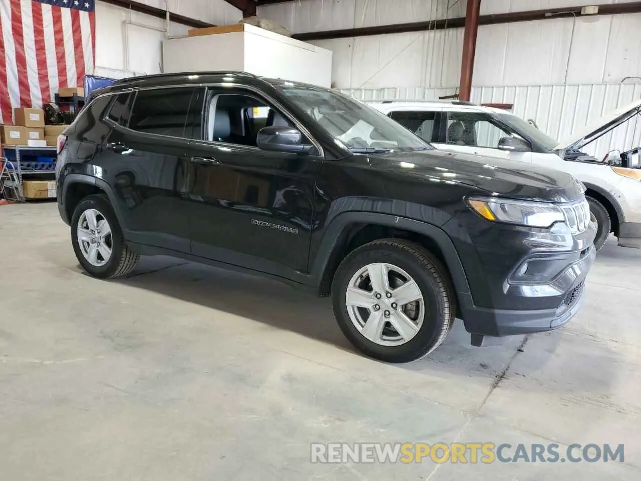 4 Photograph of a damaged car 3C4NJDBB5NT105376 JEEP COMPASS 2022