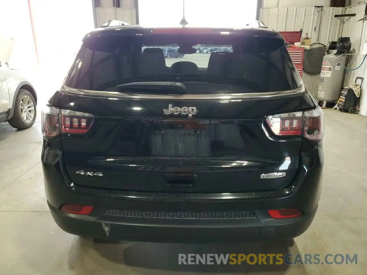 6 Photograph of a damaged car 3C4NJDBB5NT105376 JEEP COMPASS 2022