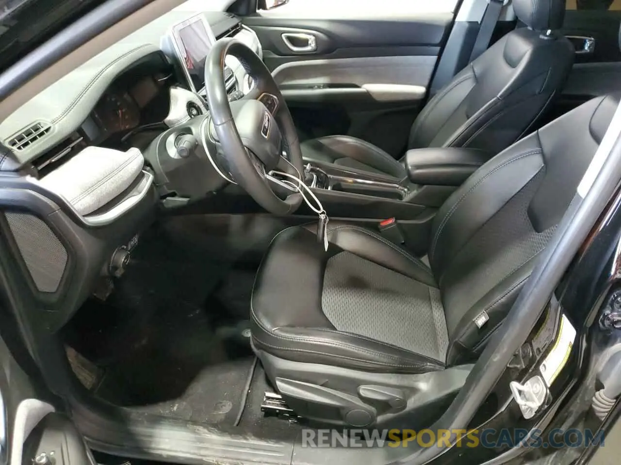 7 Photograph of a damaged car 3C4NJDBB5NT105376 JEEP COMPASS 2022