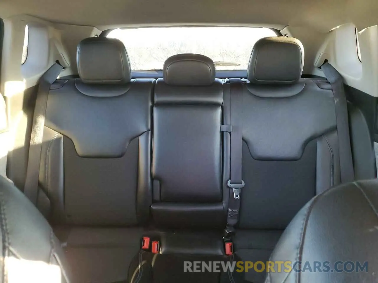 10 Photograph of a damaged car 3C4NJDBB5NT161351 JEEP COMPASS 2022
