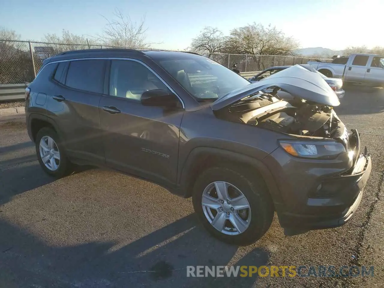 4 Photograph of a damaged car 3C4NJDBB5NT161351 JEEP COMPASS 2022