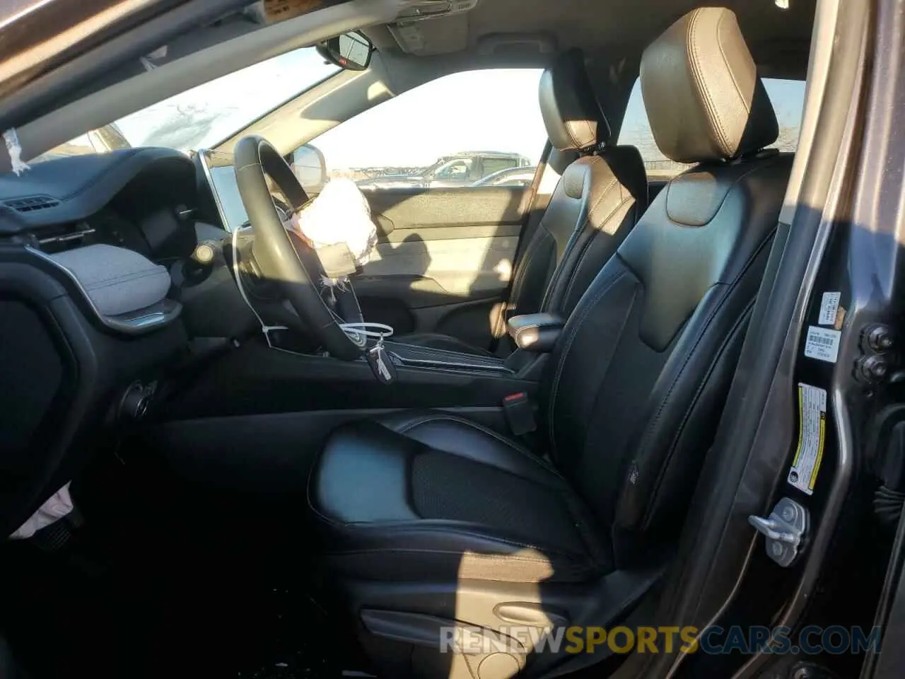 7 Photograph of a damaged car 3C4NJDBB5NT161351 JEEP COMPASS 2022