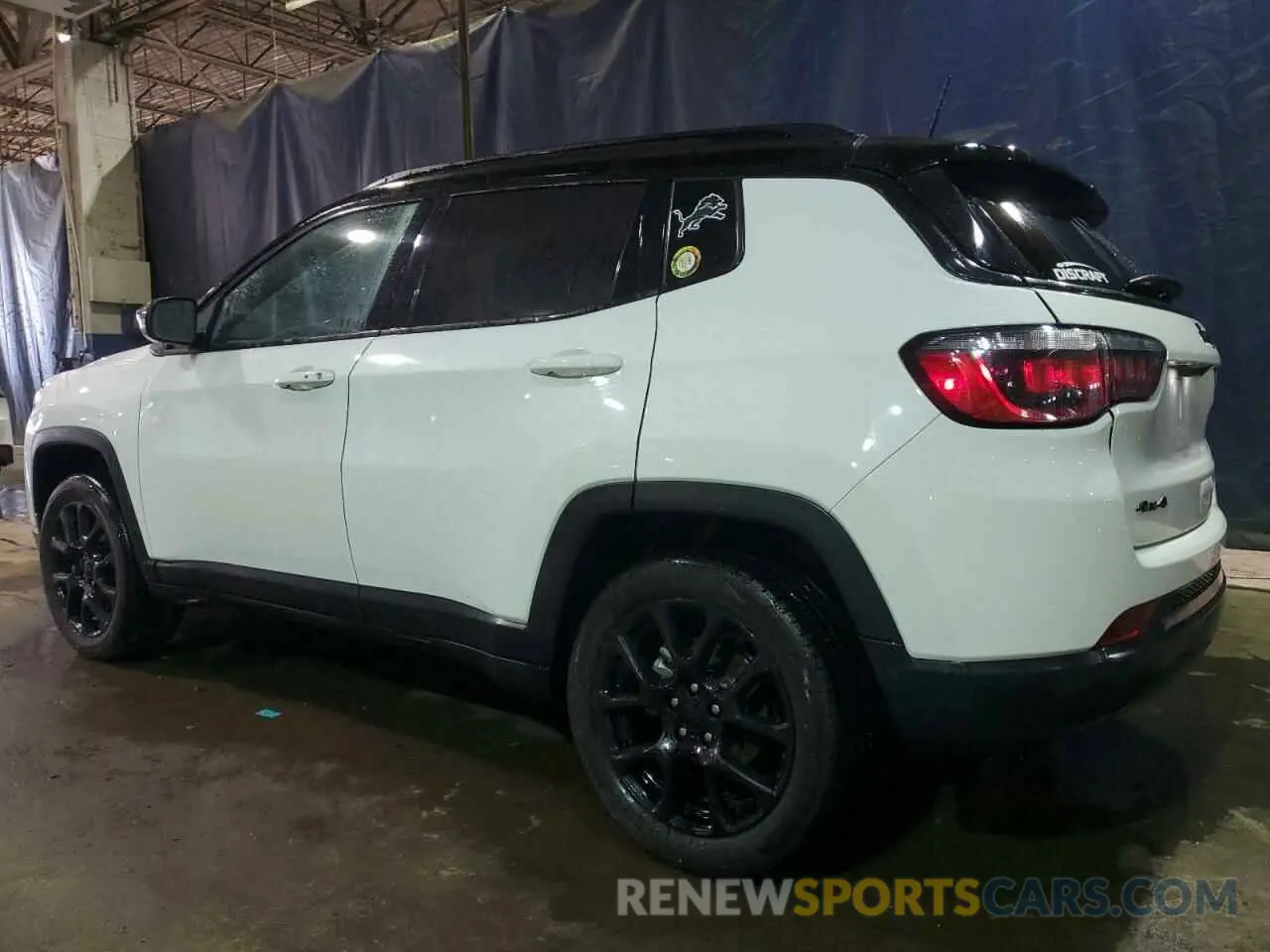 2 Photograph of a damaged car 3C4NJDBB5NT176884 JEEP COMPASS 2022