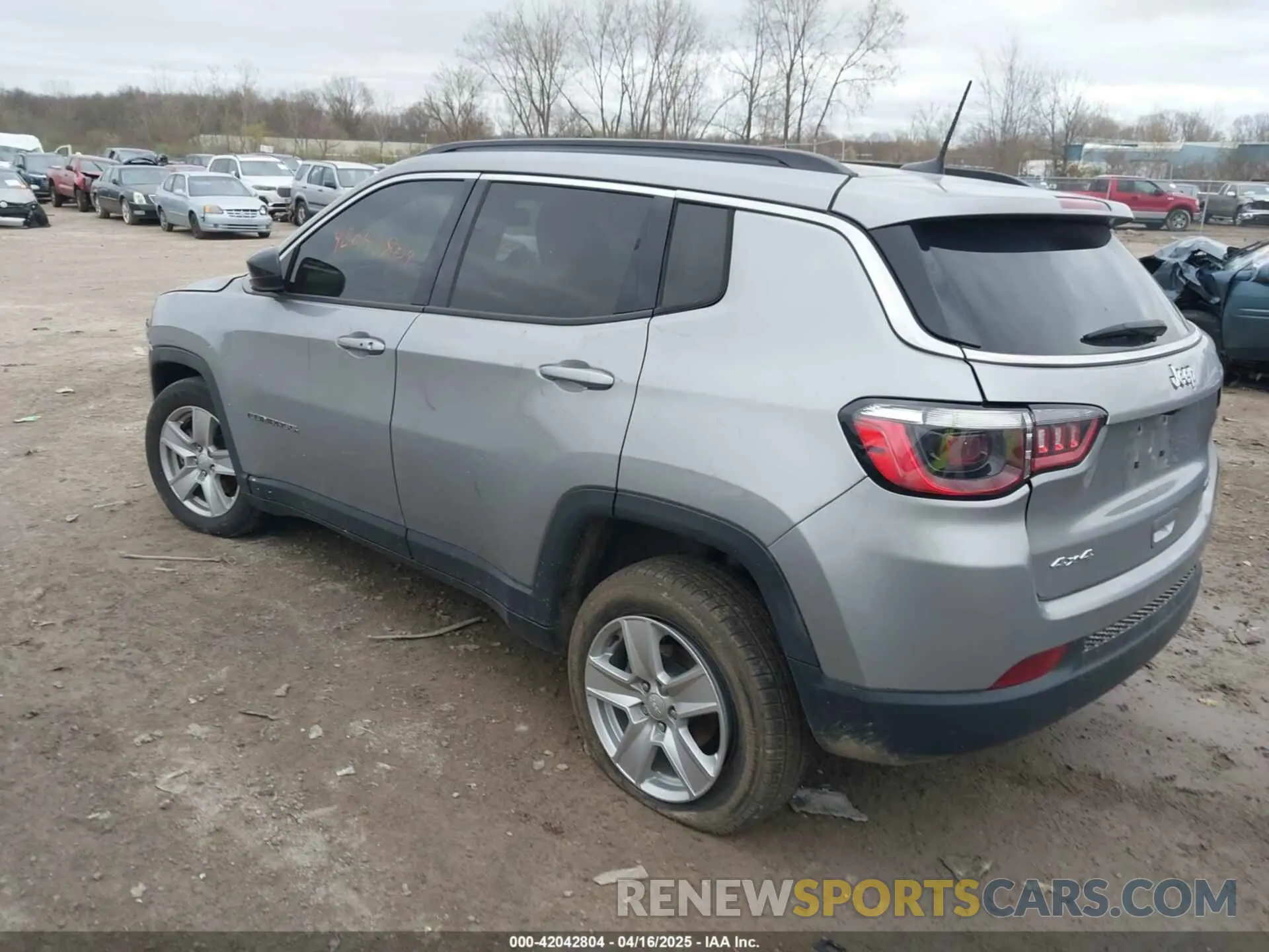 3 Photograph of a damaged car 3C4NJDBB5NT216798 JEEP COMPASS 2022