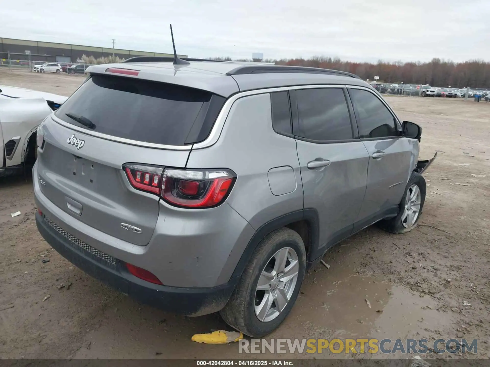 4 Photograph of a damaged car 3C4NJDBB5NT216798 JEEP COMPASS 2022