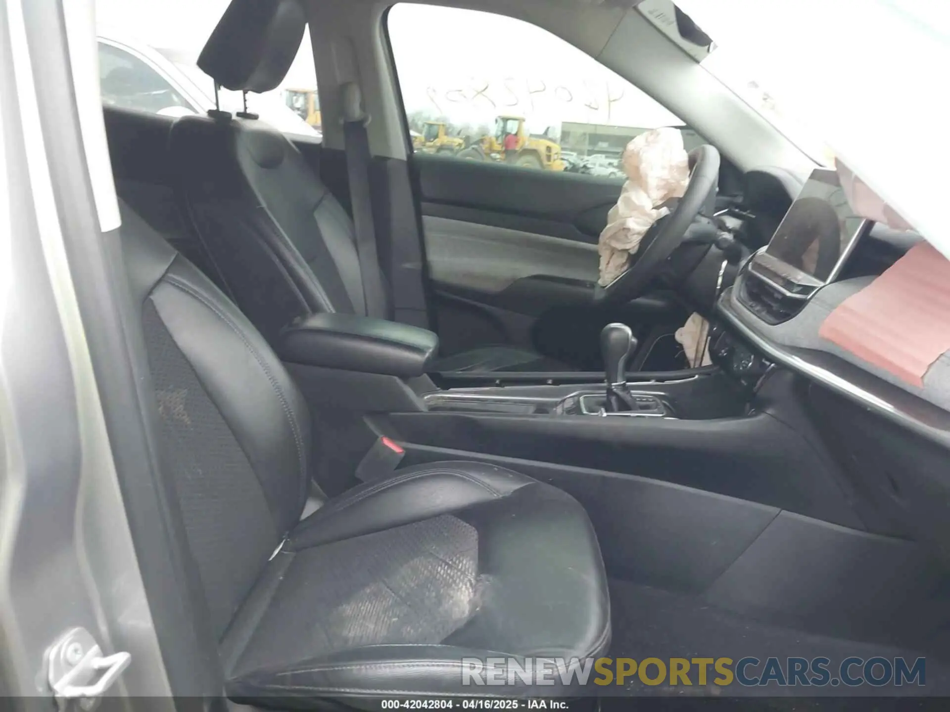 5 Photograph of a damaged car 3C4NJDBB5NT216798 JEEP COMPASS 2022