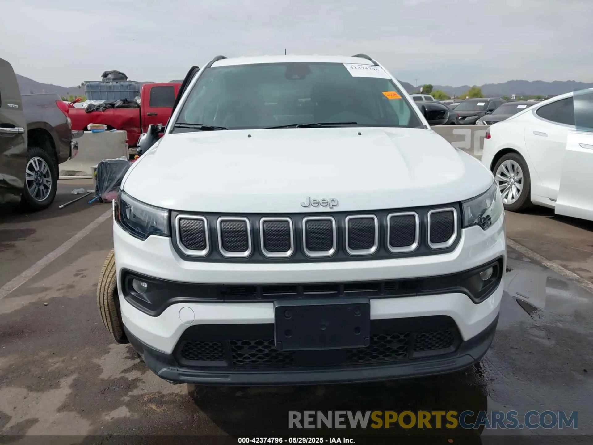 12 Photograph of a damaged car 3C4NJDBB6NT115950 JEEP COMPASS 2022