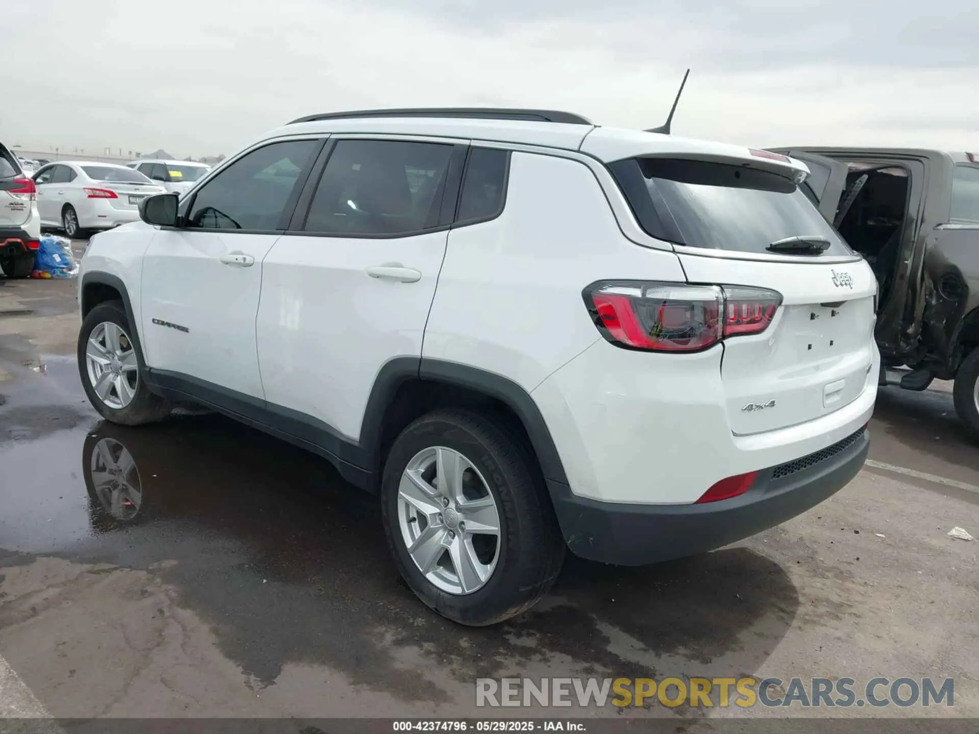 3 Photograph of a damaged car 3C4NJDBB6NT115950 JEEP COMPASS 2022