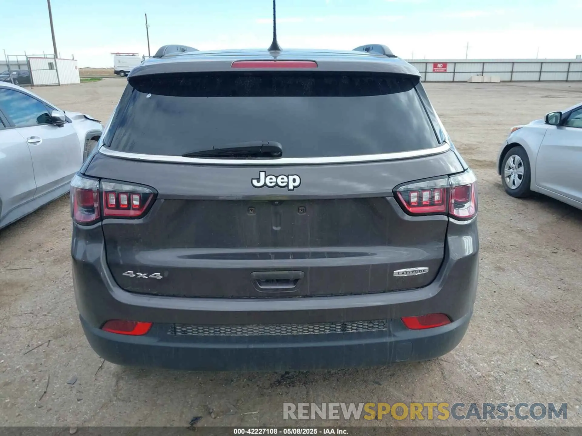 16 Photograph of a damaged car 3C4NJDBB6NT120808 JEEP COMPASS 2022