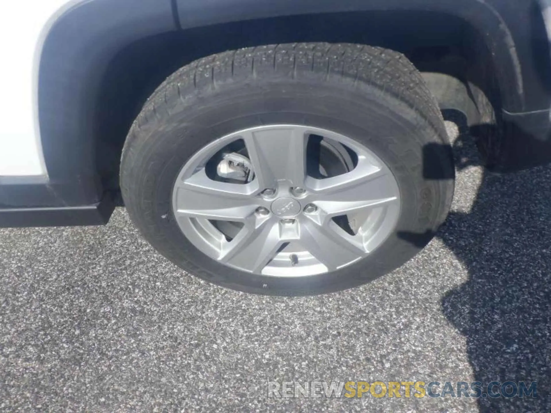 6 Photograph of a damaged car 3C4NJDBB6NT205910 JEEP COMPASS 2022