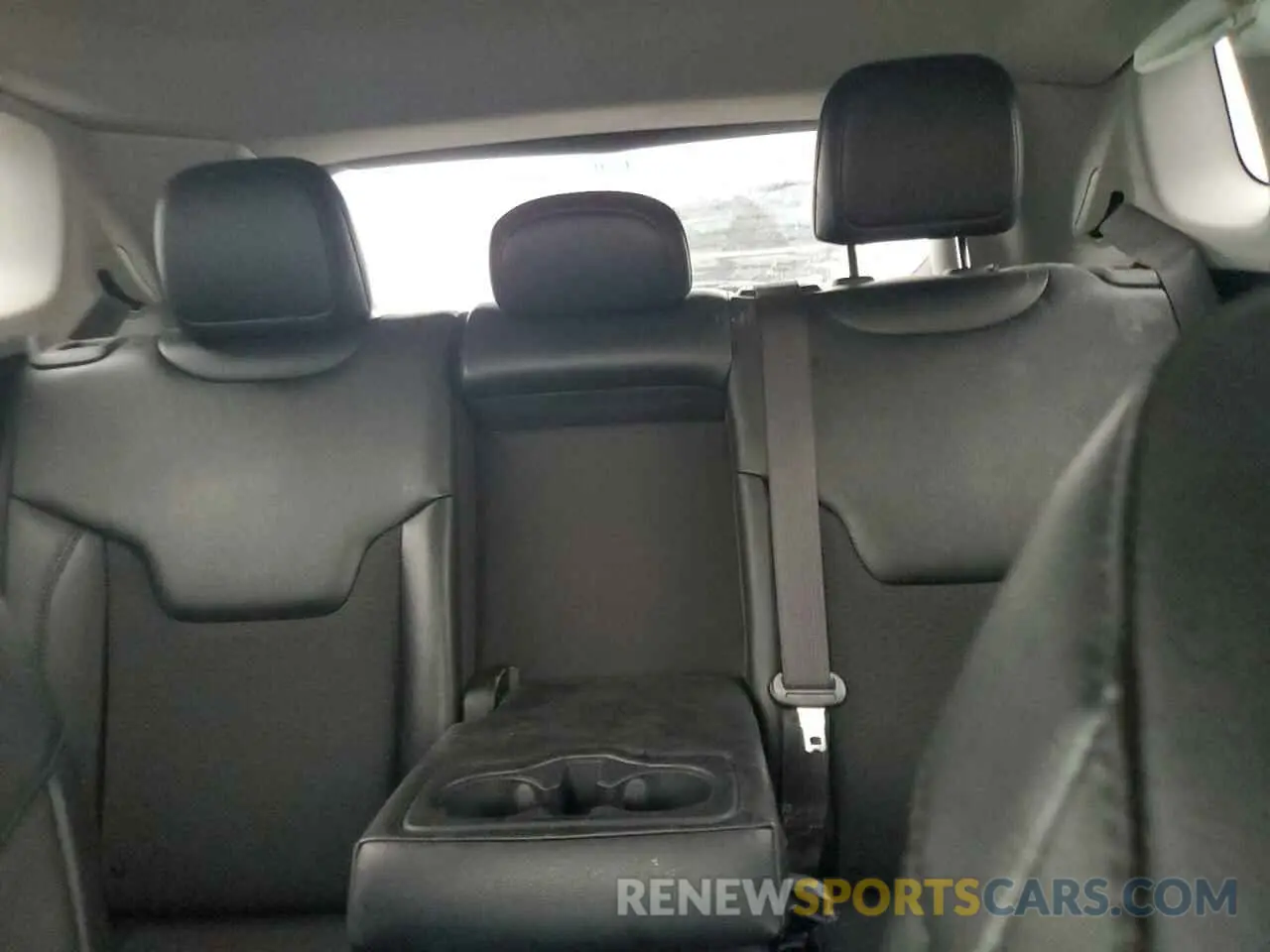 10 Photograph of a damaged car 3C4NJDBB6NT217667 JEEP COMPASS 2022
