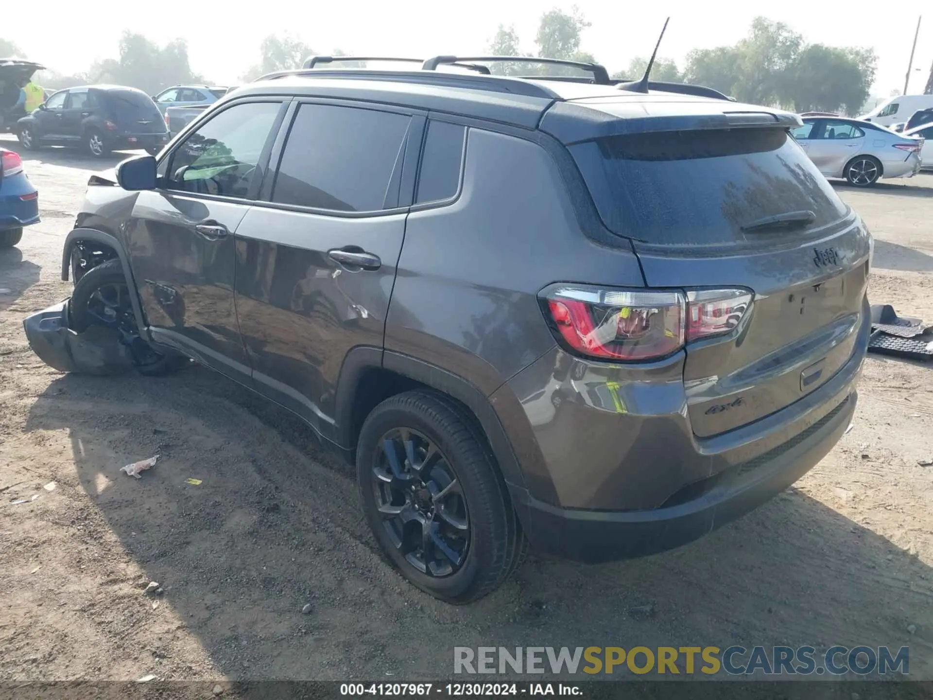 3 Photograph of a damaged car 3C4NJDBB6NT227843 JEEP COMPASS 2022