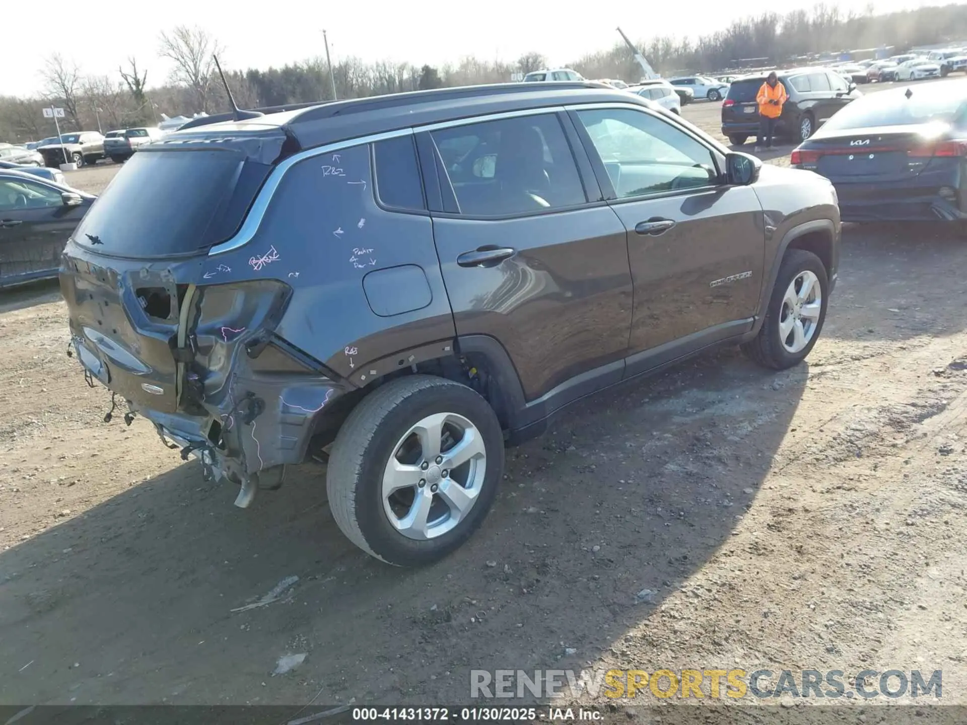 4 Photograph of a damaged car 3C4NJDBB7NT123913 JEEP COMPASS 2022
