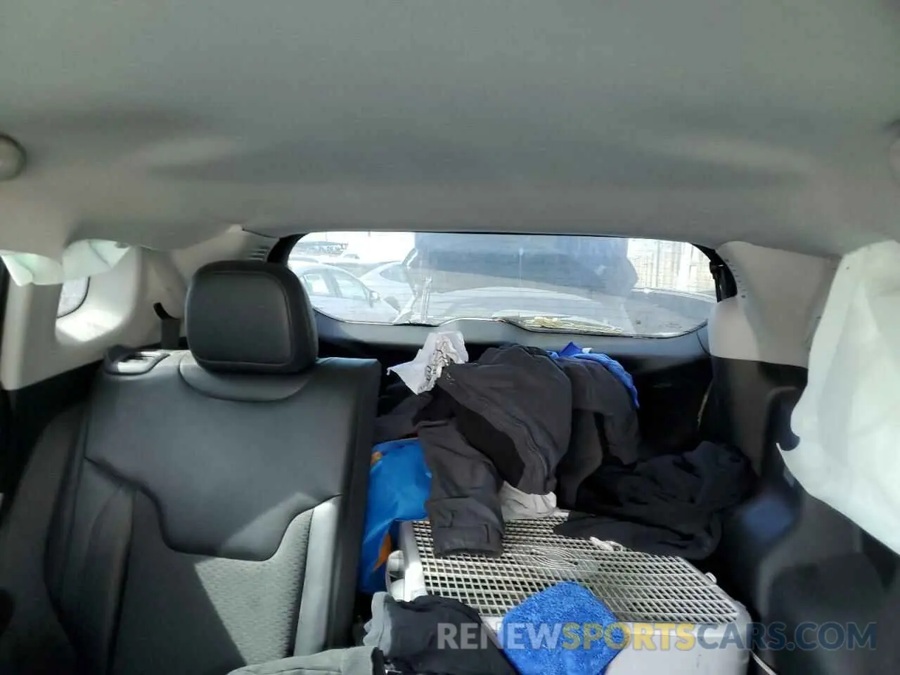 10 Photograph of a damaged car 3C4NJDBB7NT209884 JEEP COMPASS 2022