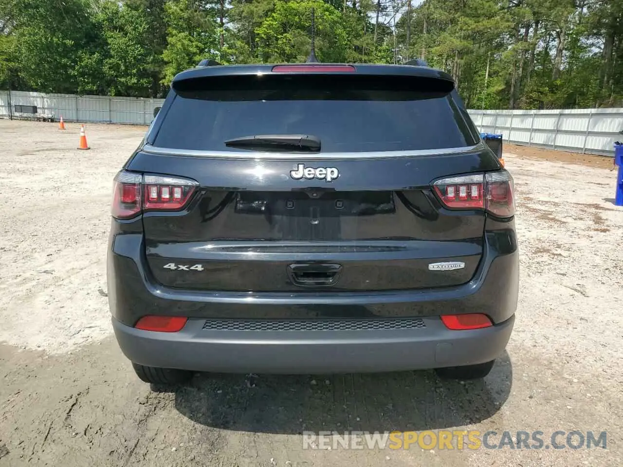 6 Photograph of a damaged car 3C4NJDBB7NT231769 JEEP COMPASS 2022