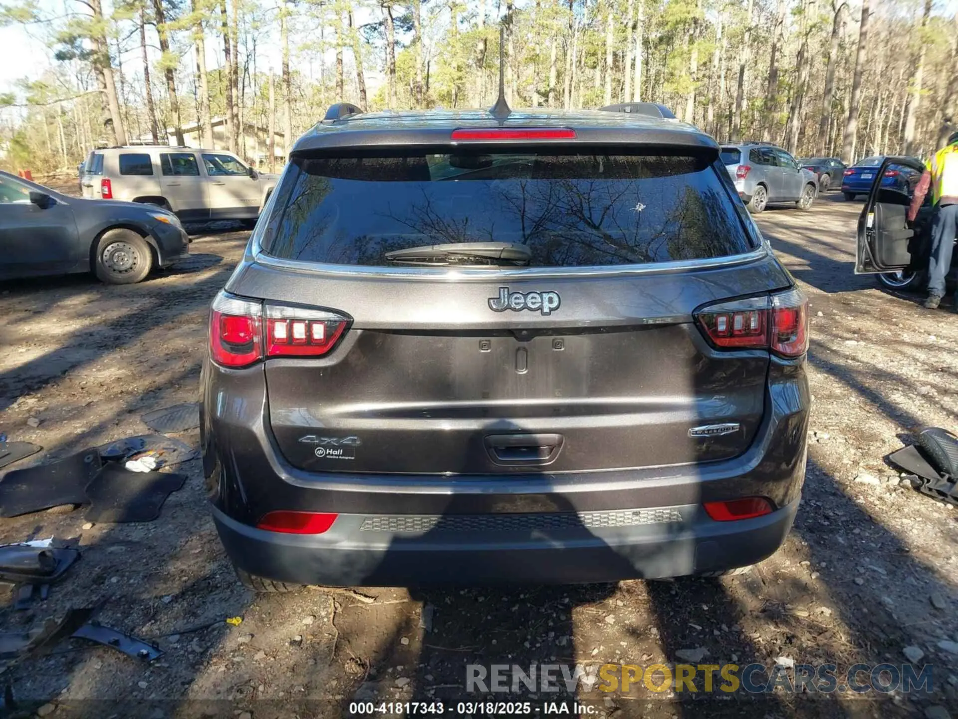 17 Photograph of a damaged car 3C4NJDBB8NT124794 JEEP COMPASS 2022
