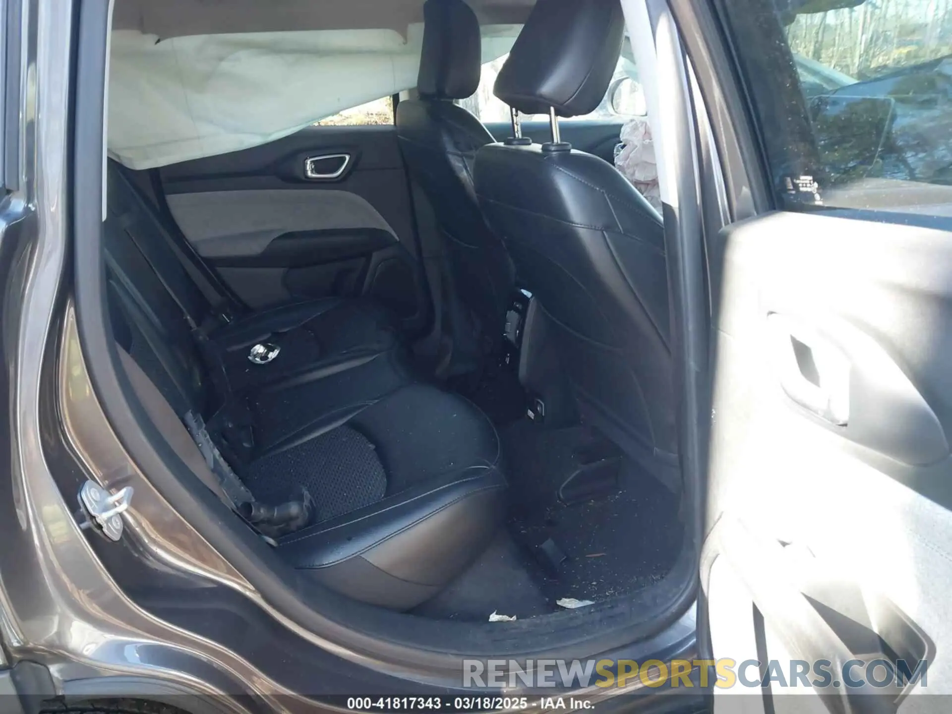 8 Photograph of a damaged car 3C4NJDBB8NT124794 JEEP COMPASS 2022