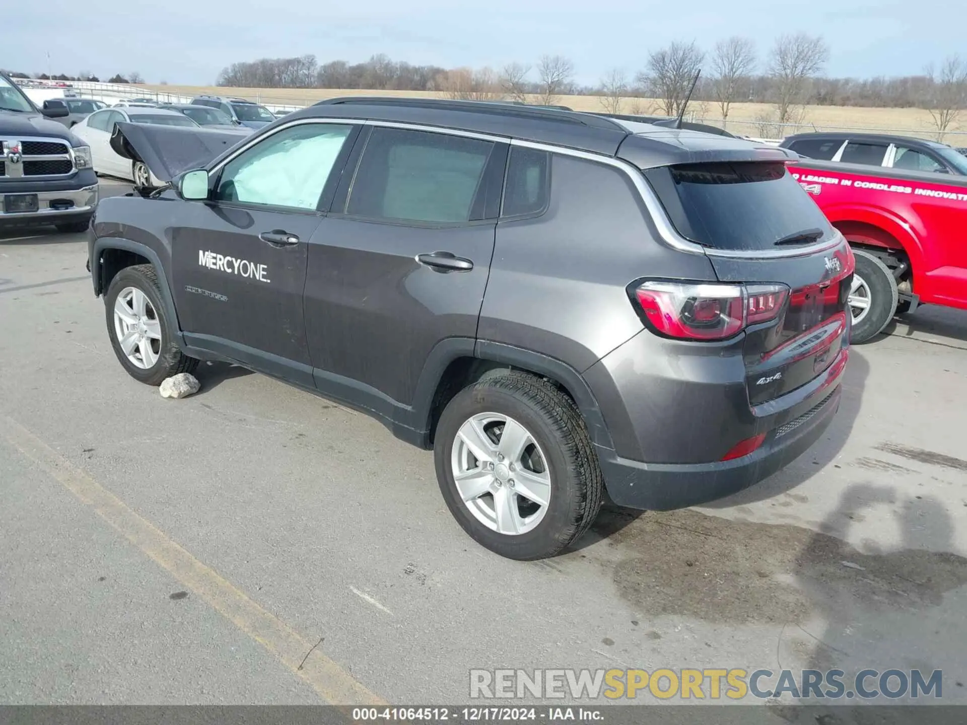 3 Photograph of a damaged car 3C4NJDBB8NT152417 JEEP COMPASS 2022