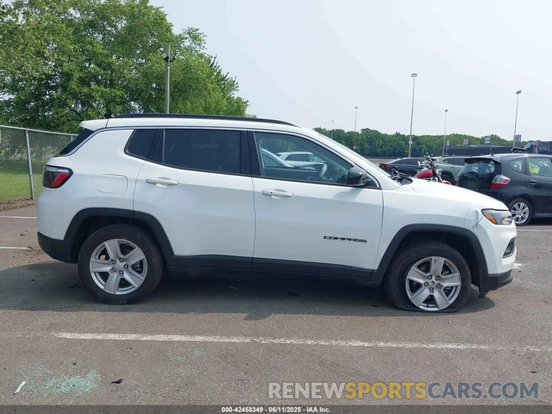 13 Photograph of a damaged car 3C4NJDBB8NT232106 JEEP COMPASS 2022