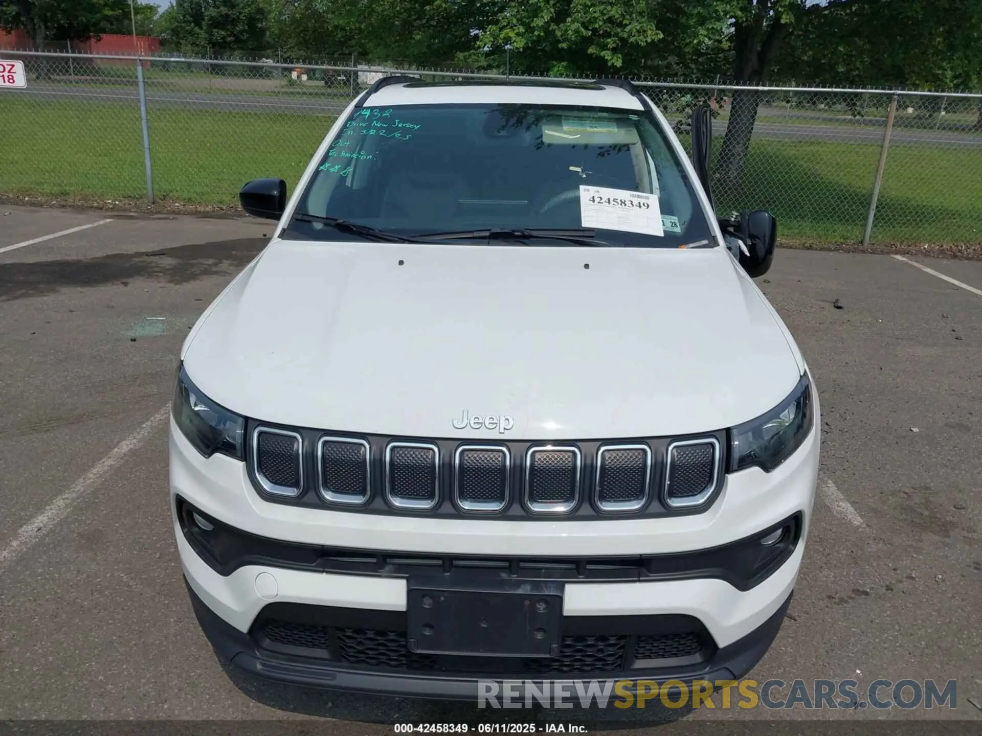 18 Photograph of a damaged car 3C4NJDBB8NT232106 JEEP COMPASS 2022