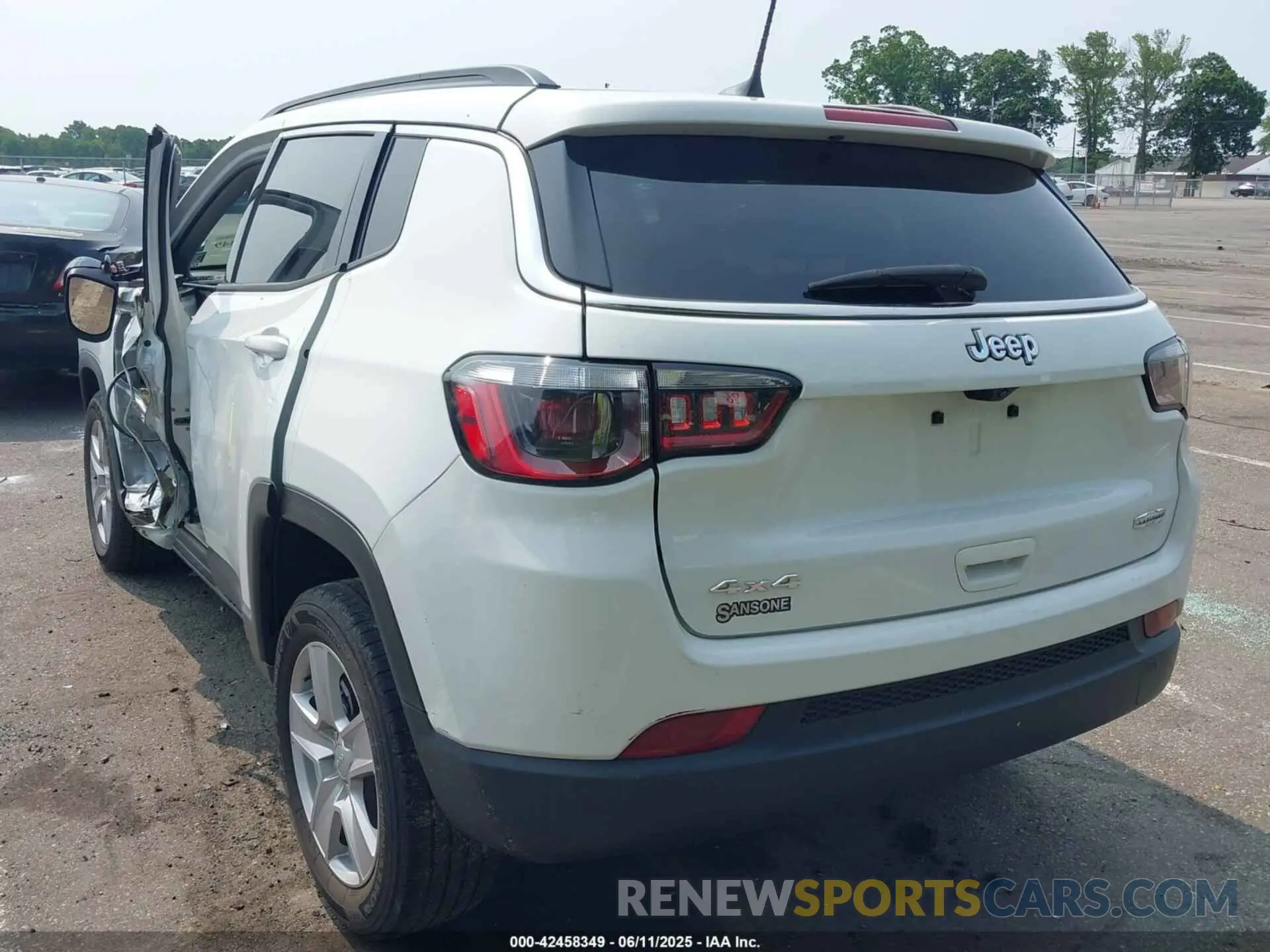 3 Photograph of a damaged car 3C4NJDBB8NT232106 JEEP COMPASS 2022