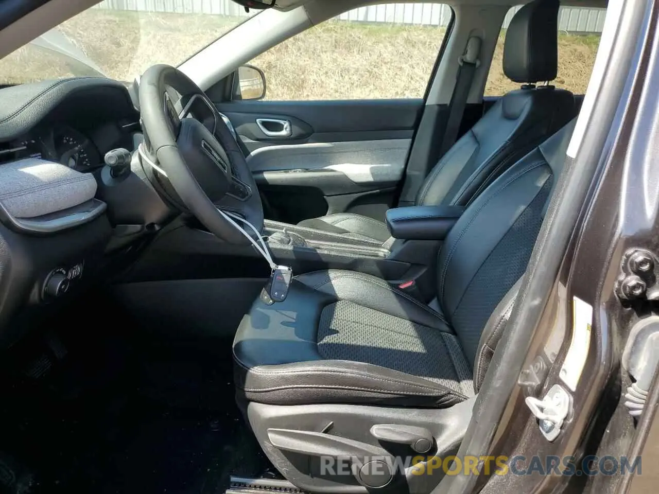 7 Photograph of a damaged car 3C4NJDBB9NT104702 JEEP COMPASS 2022