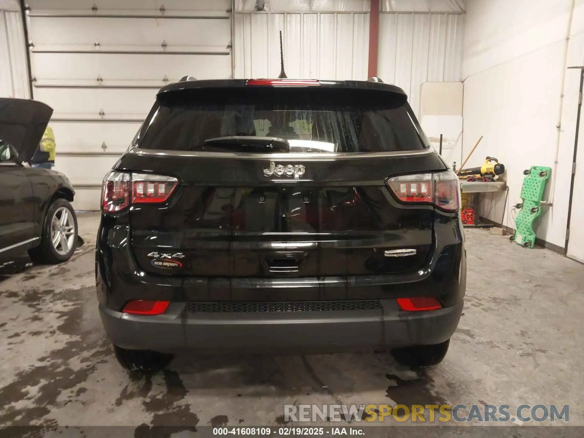 17 Photograph of a damaged car 3C4NJDBB9NT134329 JEEP COMPASS 2022