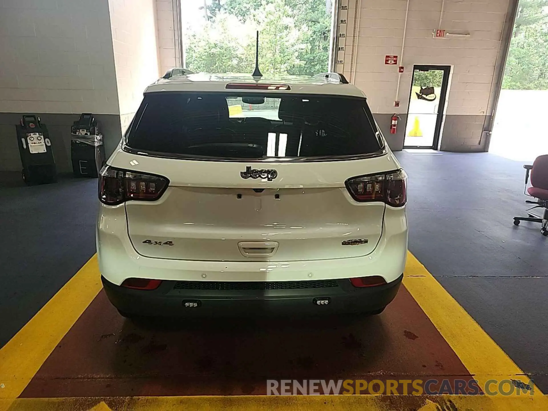 13 Photograph of a damaged car 3C4NJDBB9NT205917 JEEP COMPASS 2022