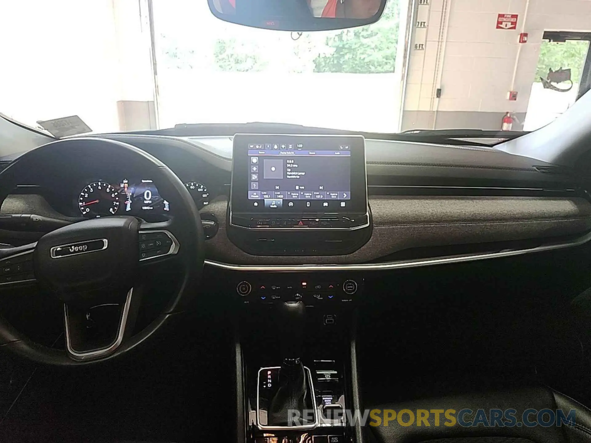 4 Photograph of a damaged car 3C4NJDBB9NT205917 JEEP COMPASS 2022