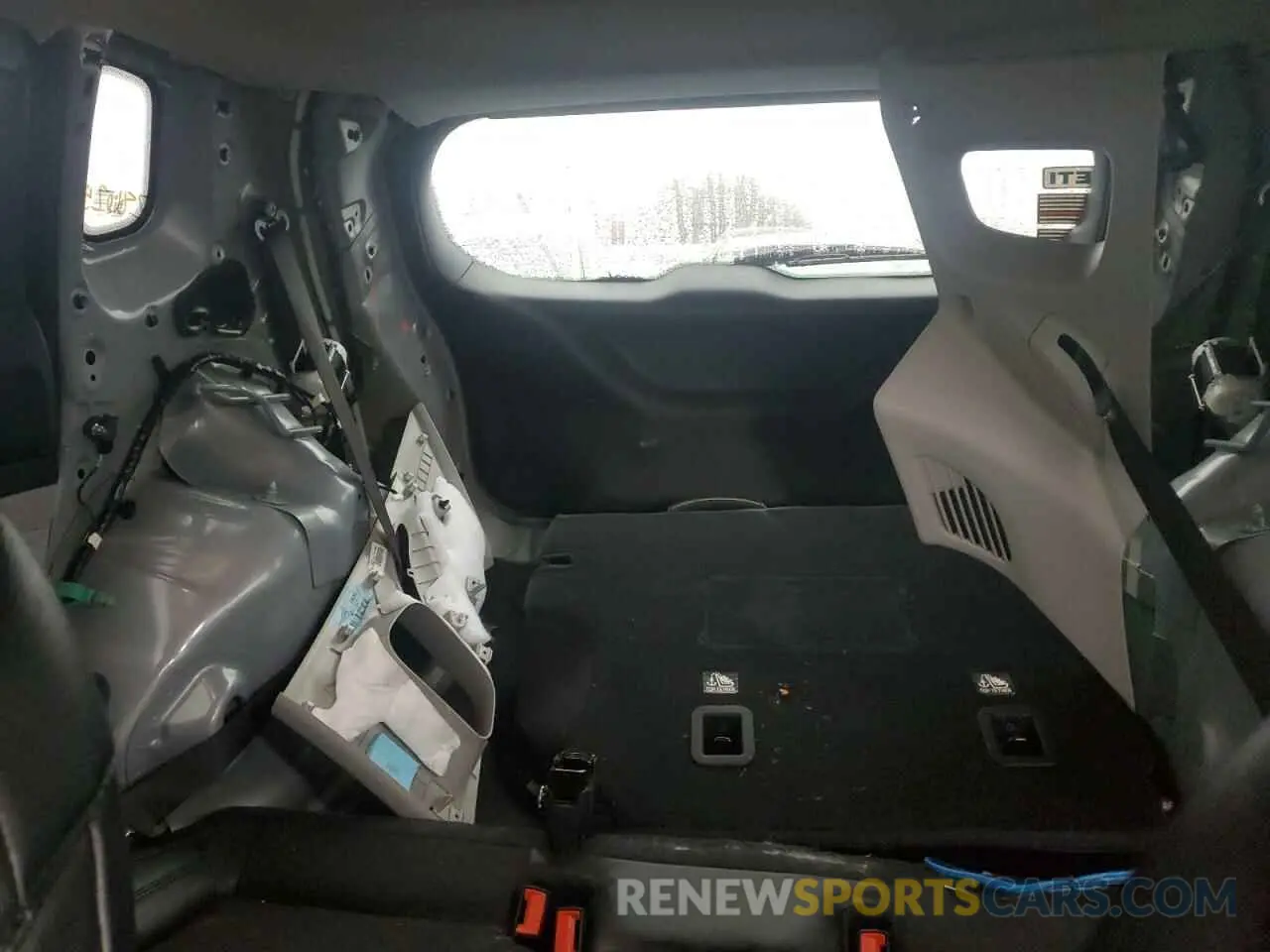10 Photograph of a damaged car 3C4NJDBB9NT211765 JEEP COMPASS 2022