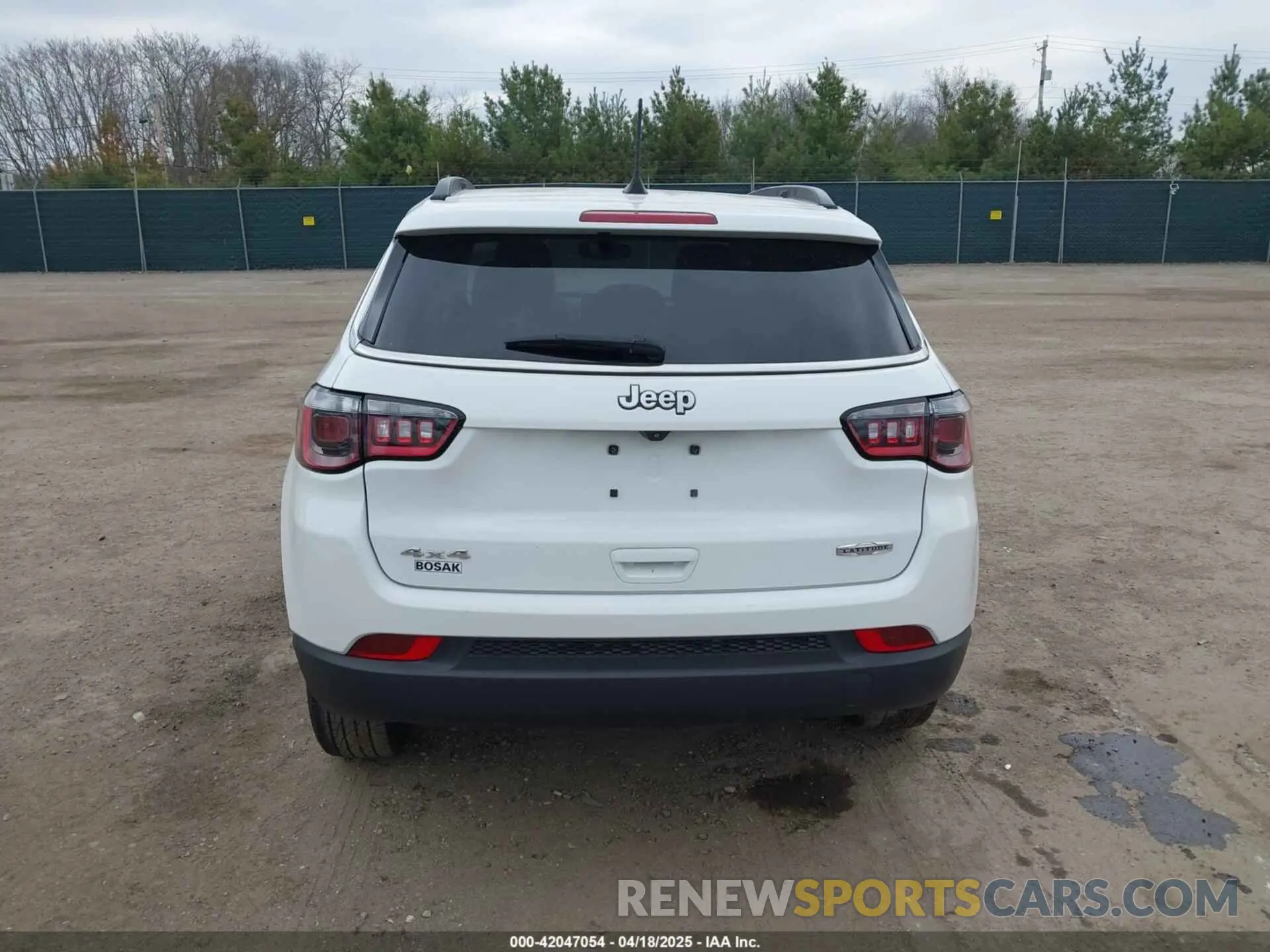 16 Photograph of a damaged car 3C4NJDBBXNT110864 JEEP COMPASS 2022