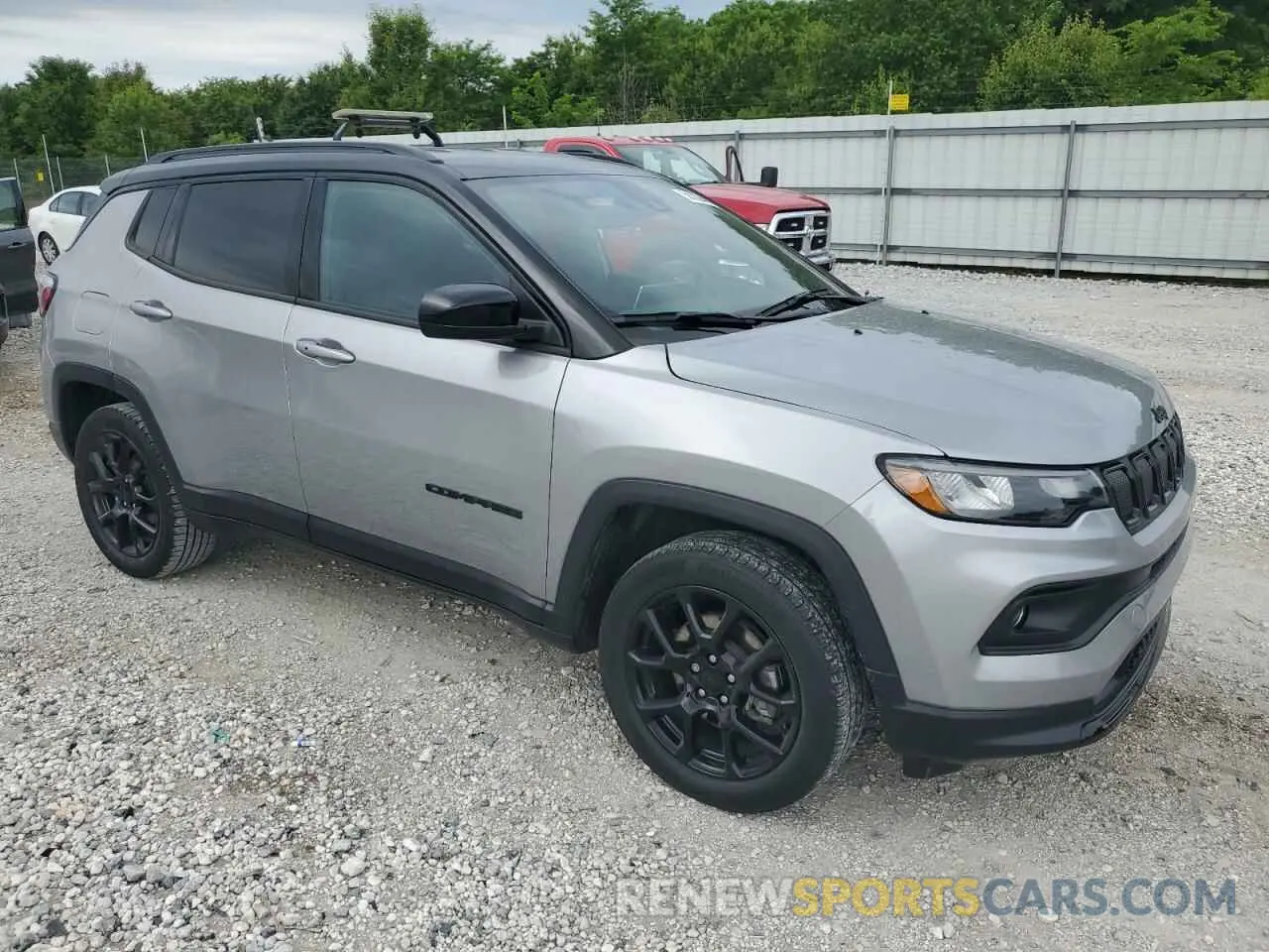 4 Photograph of a damaged car 3C4NJDBBXNT185676 JEEP COMPASS 2022
