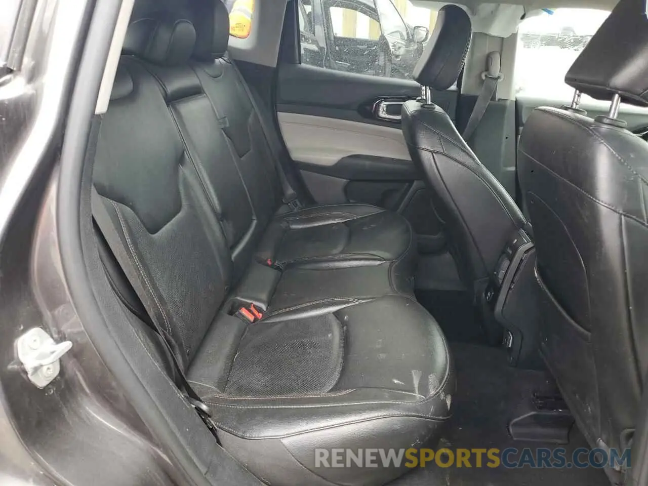 11 Photograph of a damaged car 3C4NJDCB0NT105364 JEEP COMPASS 2022